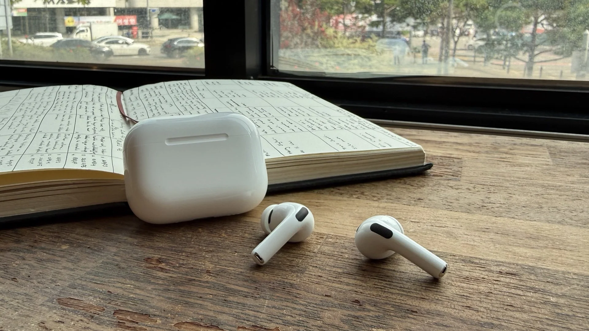 Review: Apple AirPods Pro 3 vs budget wireless earphones